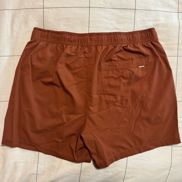 Vuori Kore Lined Shorts – Men’s Large (5” Inseam, Rust) *spot on back pocket* - Picture 3 of 4